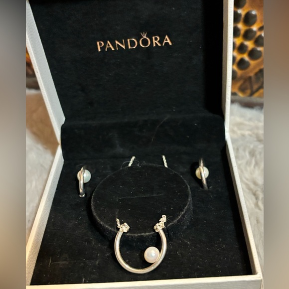 NWOT Pandora pearl and silver necklace and earrings - Picture 4 of 5